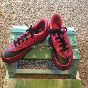 Nike girls soccer cleats